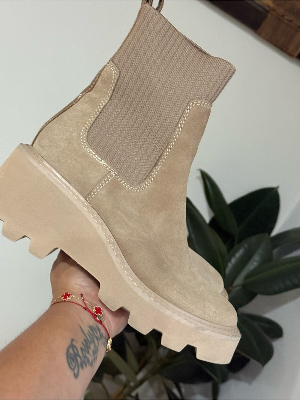 Dolce Vita Beige Suede Lug Sole Chelsea Boots Size 6.5